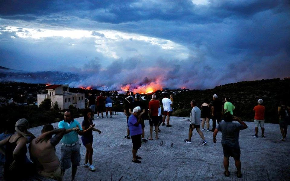 «Καήκαμε, αλλά σωθήκαμε»… – Ανατριχιαστικές μαρτυρίες